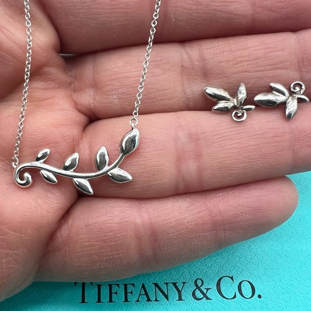 🔴Authentic TIFFANY & CO Paloma Picasso® Olive Leaf Vine Necklace & Earrings🔴